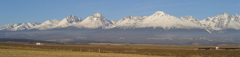 Panorama_High_Tatras_from_Poprad